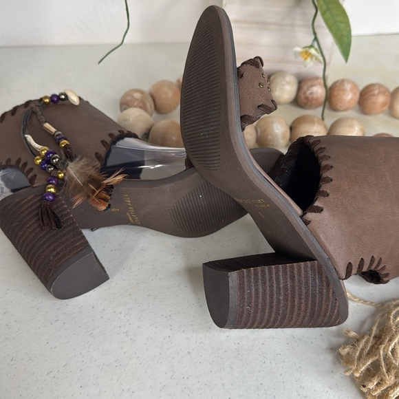 Very Volatile Women's Size 6 Boho Heeled Sandal Brown Beaded Fringe - Picture 6 of 9